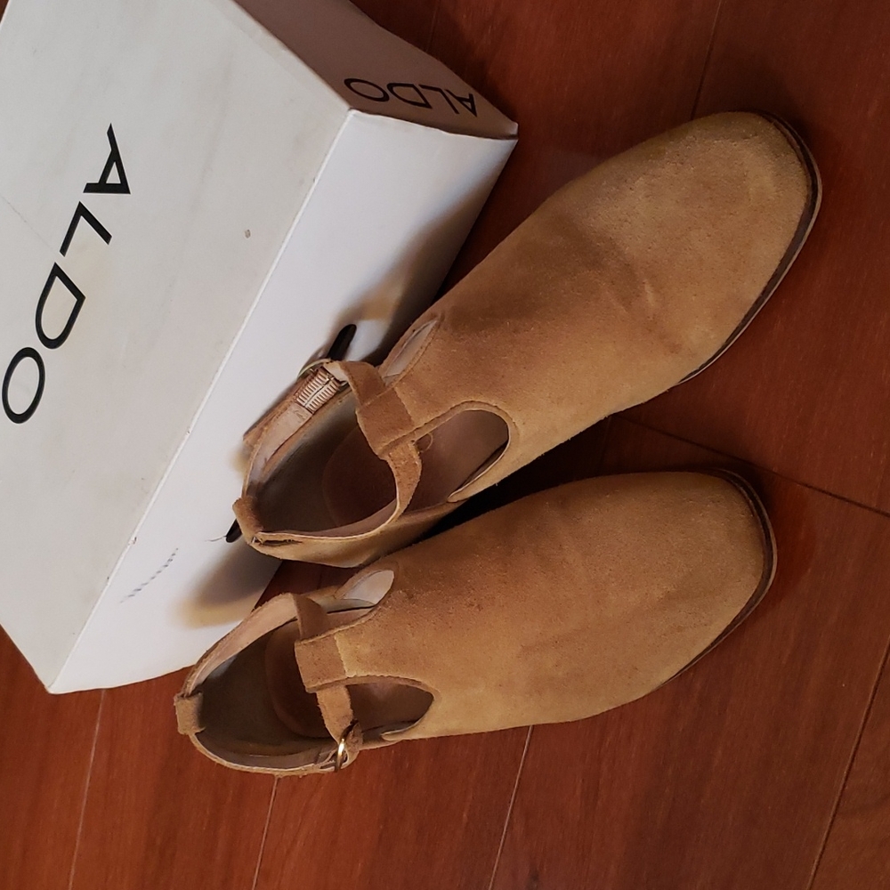 Women Sued Shoes